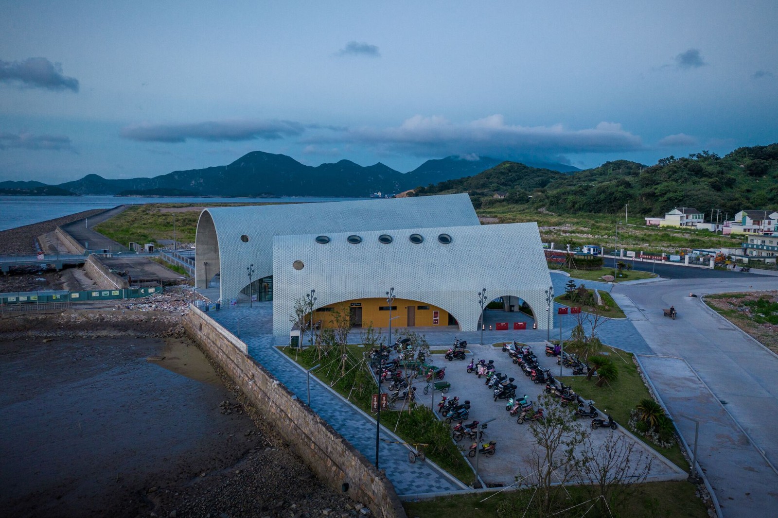 BIM建筑|蝦峙客運(yùn)站 / 致正建筑工作室